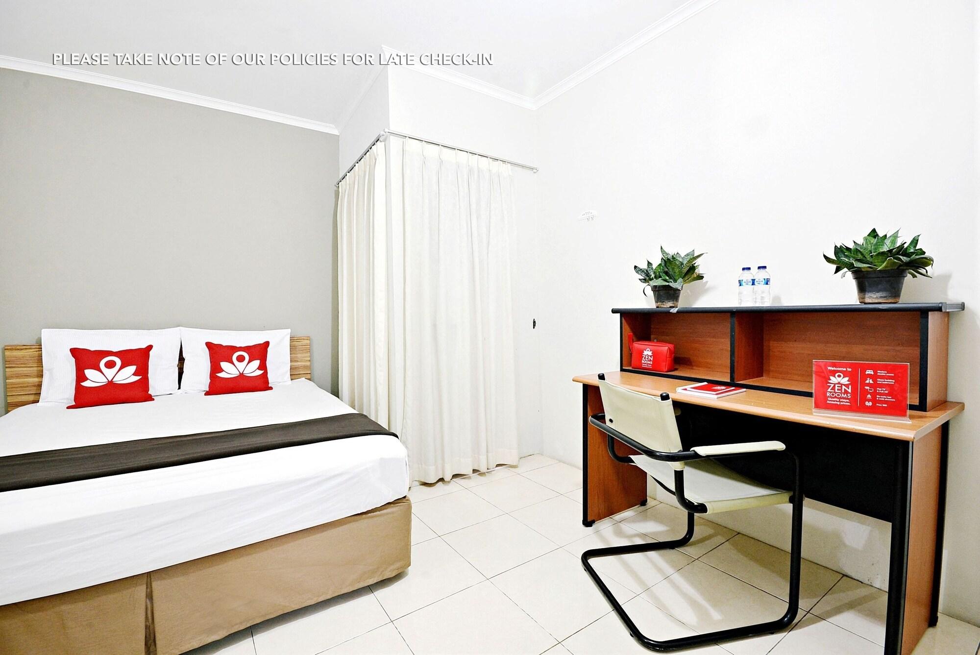 ג'קרטה Zen Rooms Mampang Prapatan מראה חיצוני תמונה