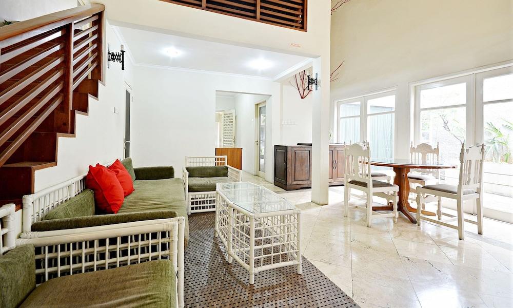 ג'קרטה Zen Rooms Mampang Prapatan מראה חיצוני תמונה