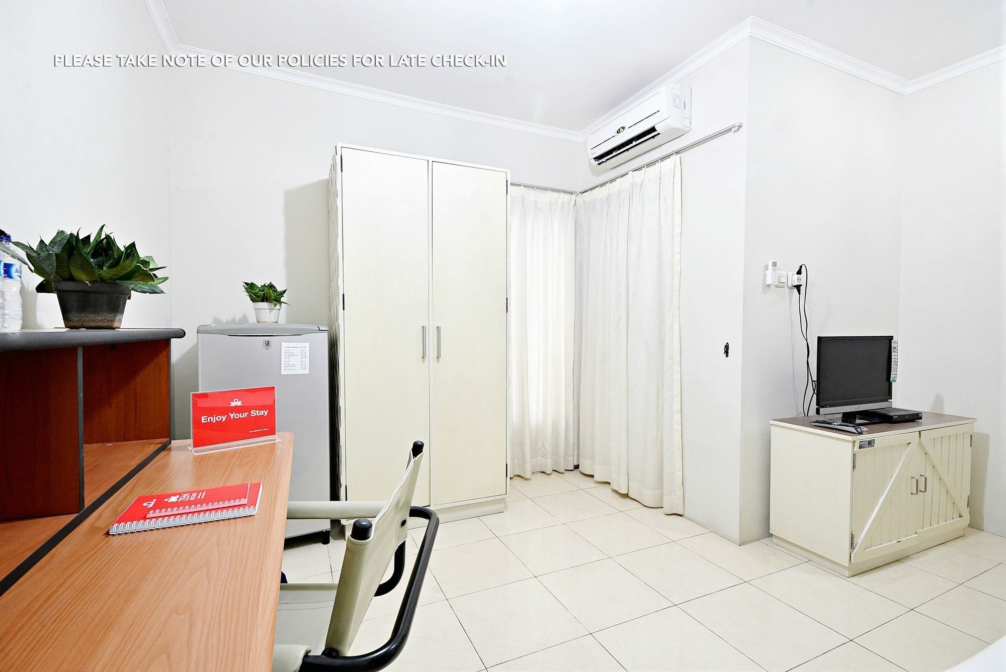 ג'קרטה Zen Rooms Mampang Prapatan מראה חיצוני תמונה