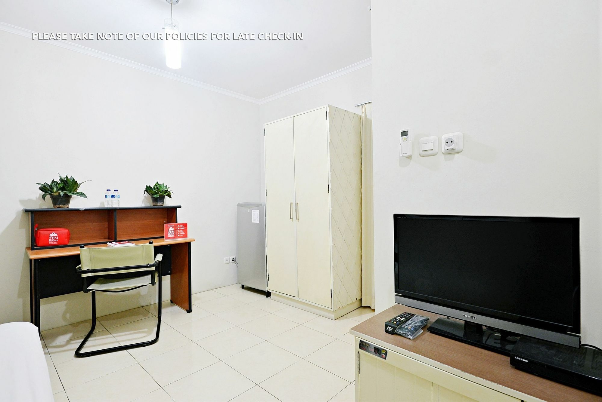 ג'קרטה Zen Rooms Mampang Prapatan מראה חיצוני תמונה