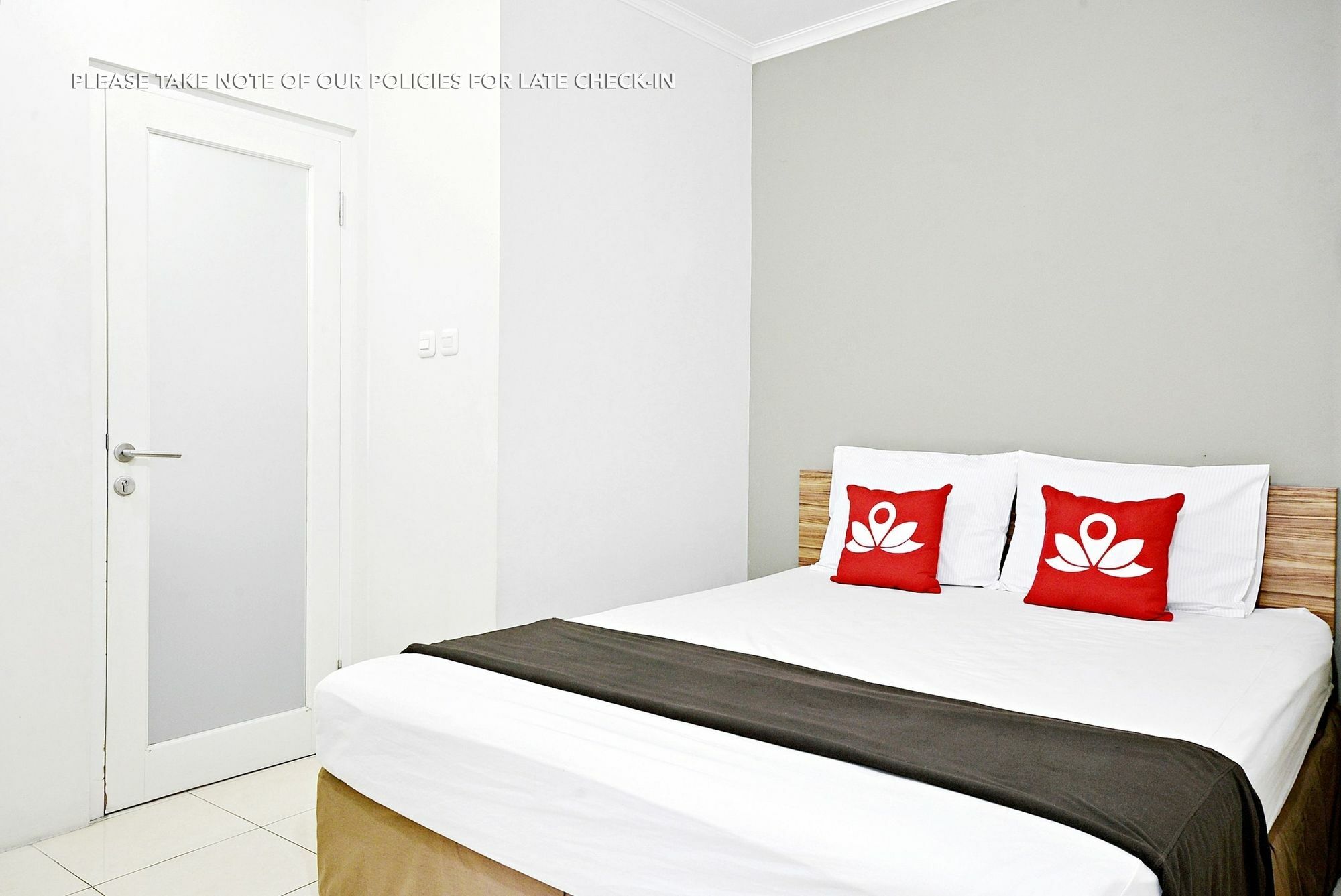 ג'קרטה Zen Rooms Mampang Prapatan מראה חיצוני תמונה