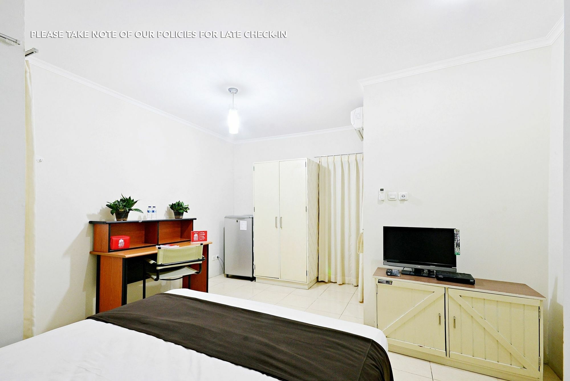 ג'קרטה Zen Rooms Mampang Prapatan מראה חיצוני תמונה